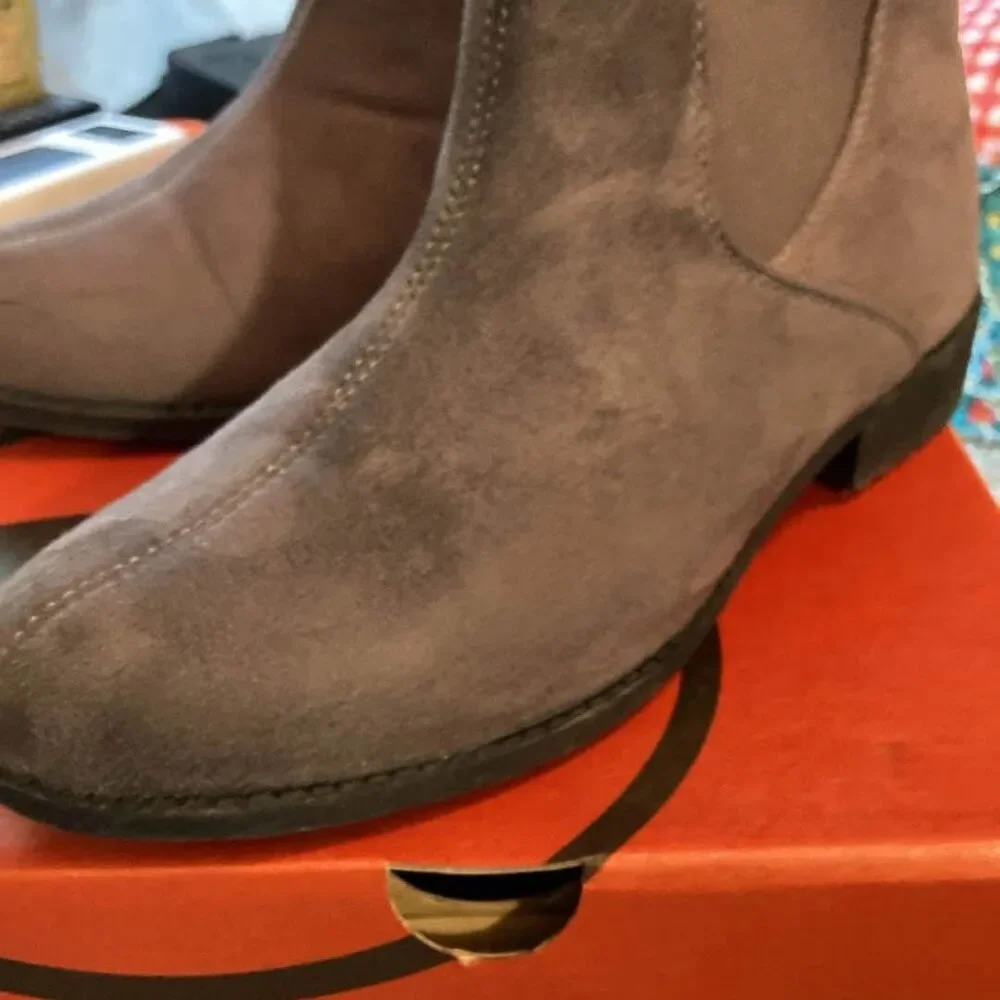 Propet women’s gray velour boots size 9 1/2 - Picture 1 of 5